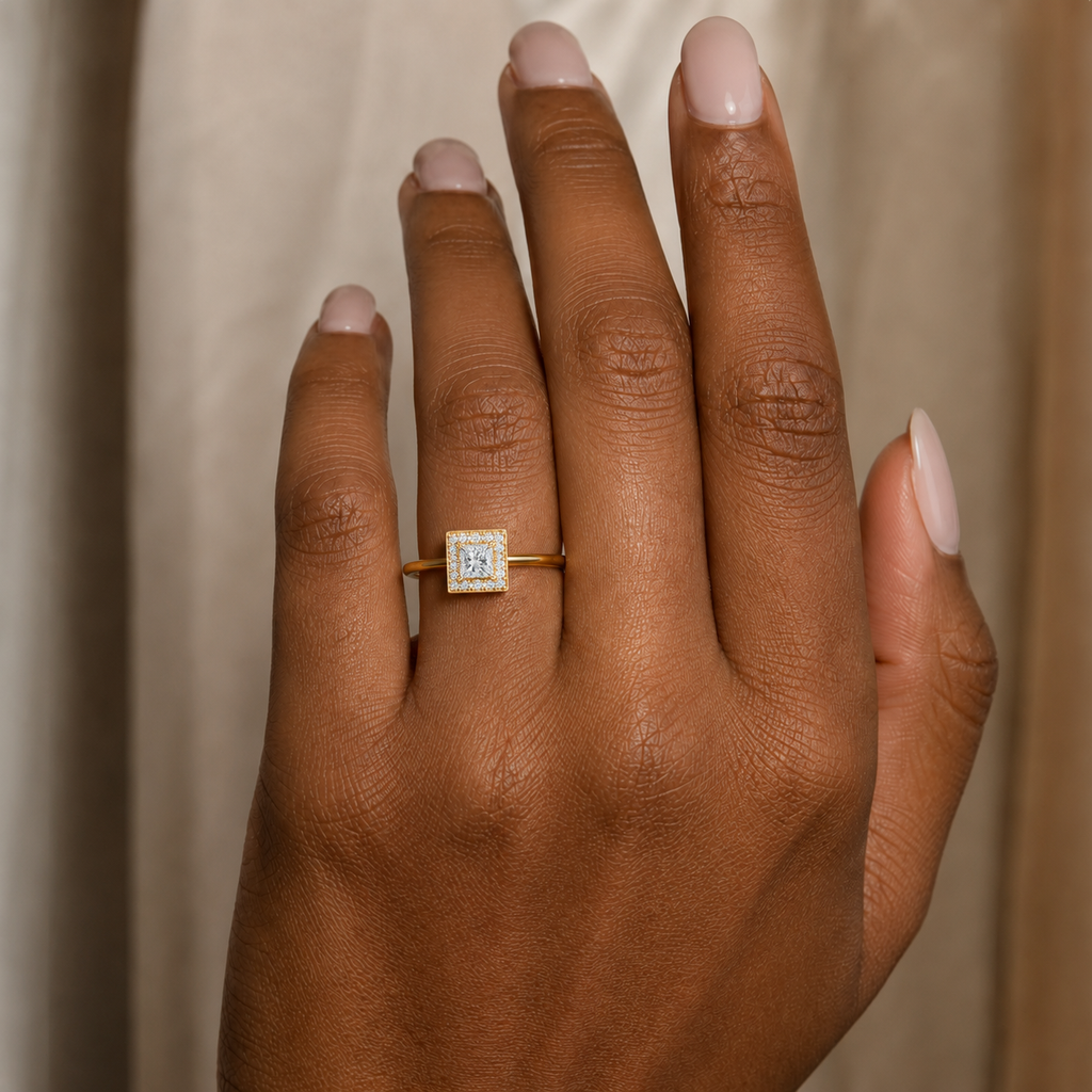 Deneuve - Princess - Yellow Gold - Plain