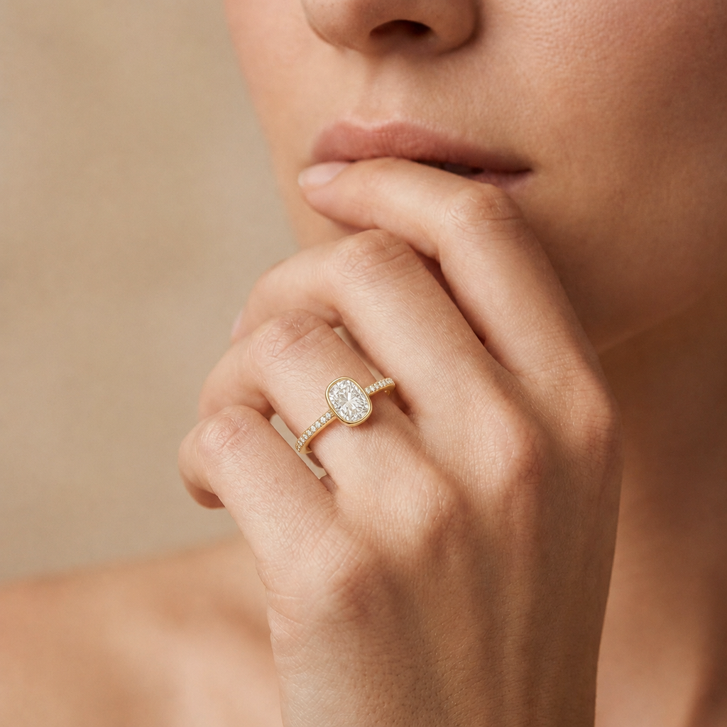 Bailey - Cushion - Yellow Gold - Pavé