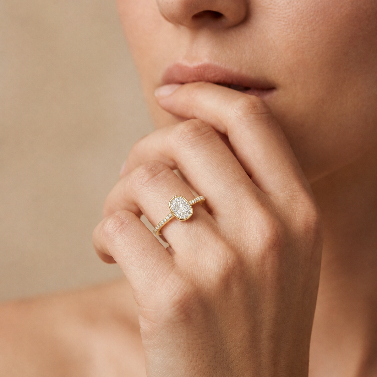 Bailey - Cushion - Yellow Gold - Pavé