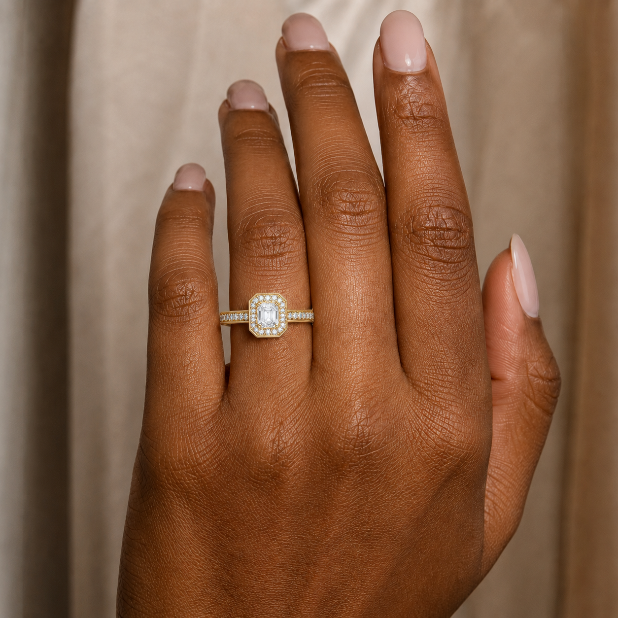 Deneuve - Asscher - Yellow Gold - Channel
