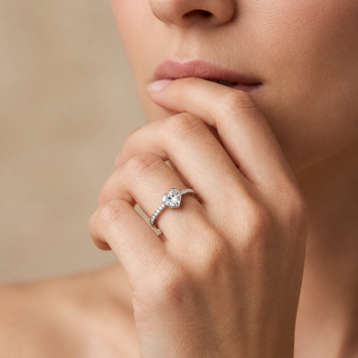 Bailey - Heart - White Gold - Pavé