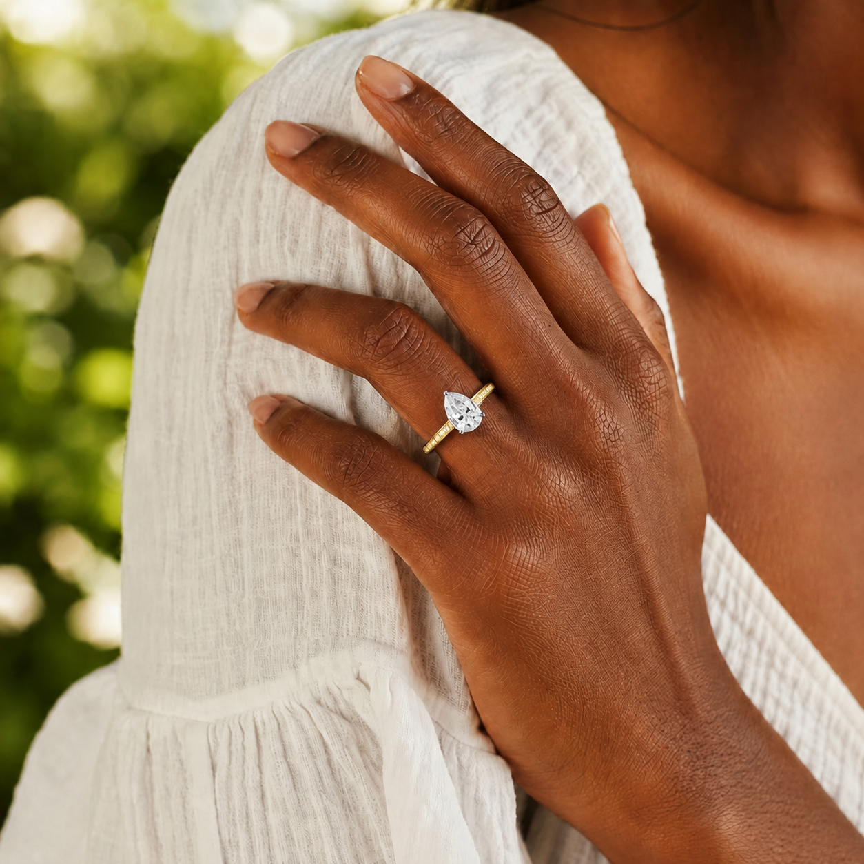 Basilica - Pear - Yellow/White Tone - Pavé