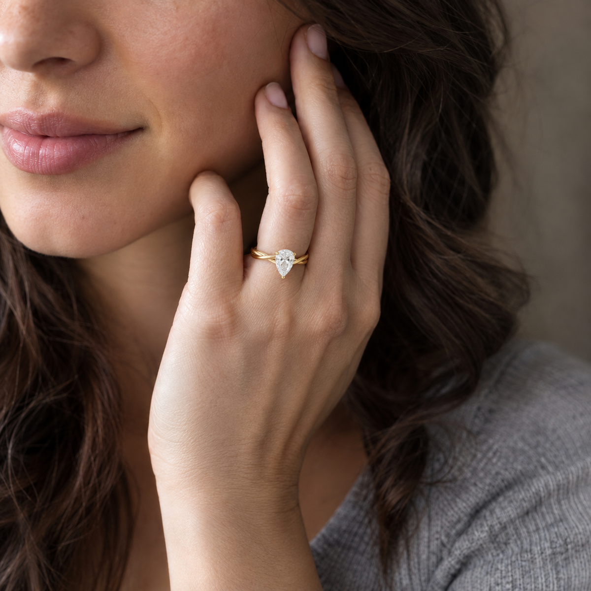 Wreath - Pear - Yellow Gold - Plain
