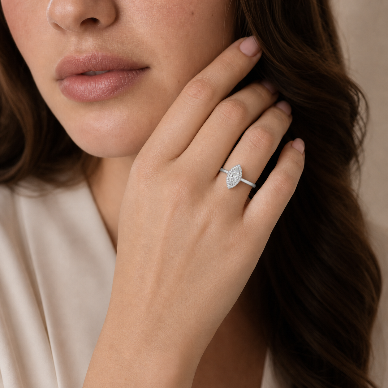 Deneuve - Marquise - Platinum - Plain