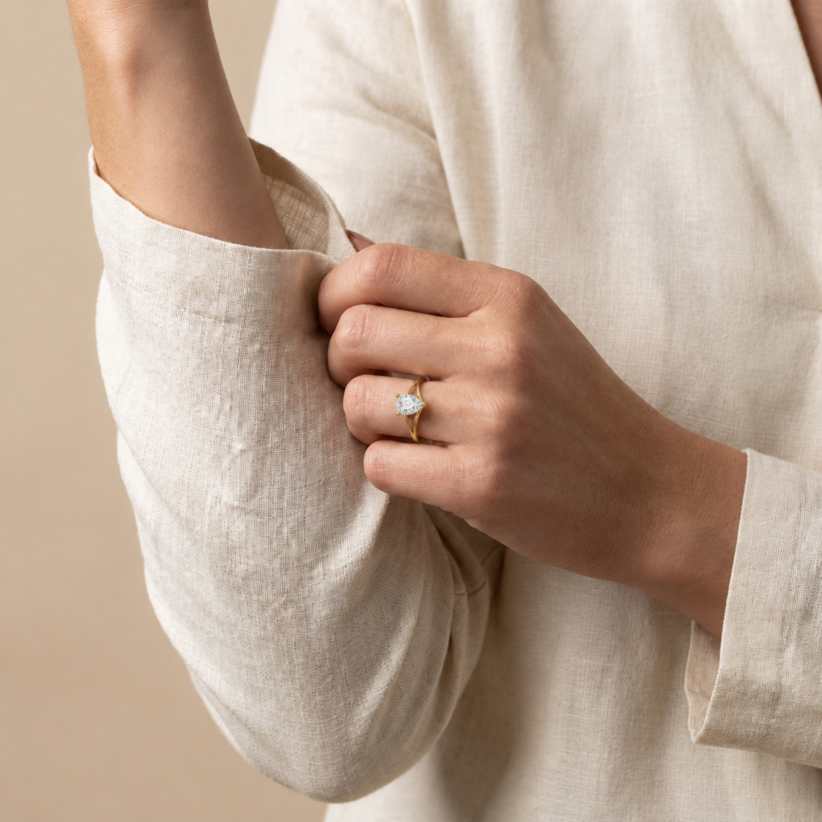 Blaire - Pear - Yellow Gold - Plain