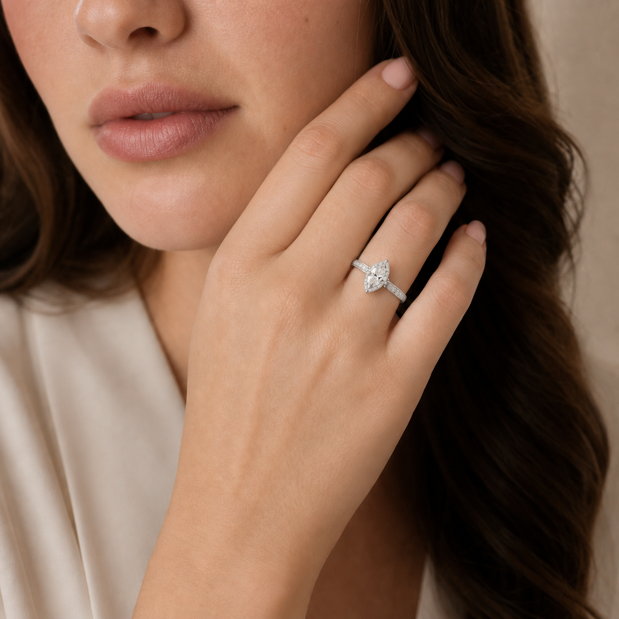 Deneuve - Marquise - White Gold - Channel