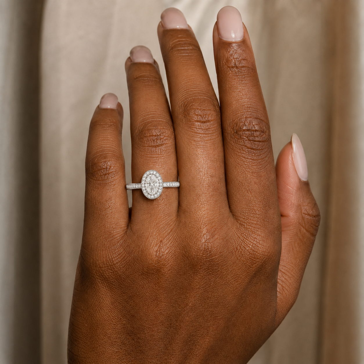 Deneuve - Oval - Platinum - Pavé