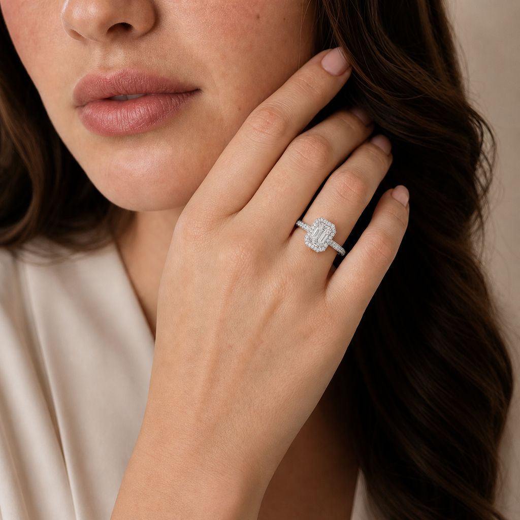 Deneuve - Emerald - White Gold - Pavé