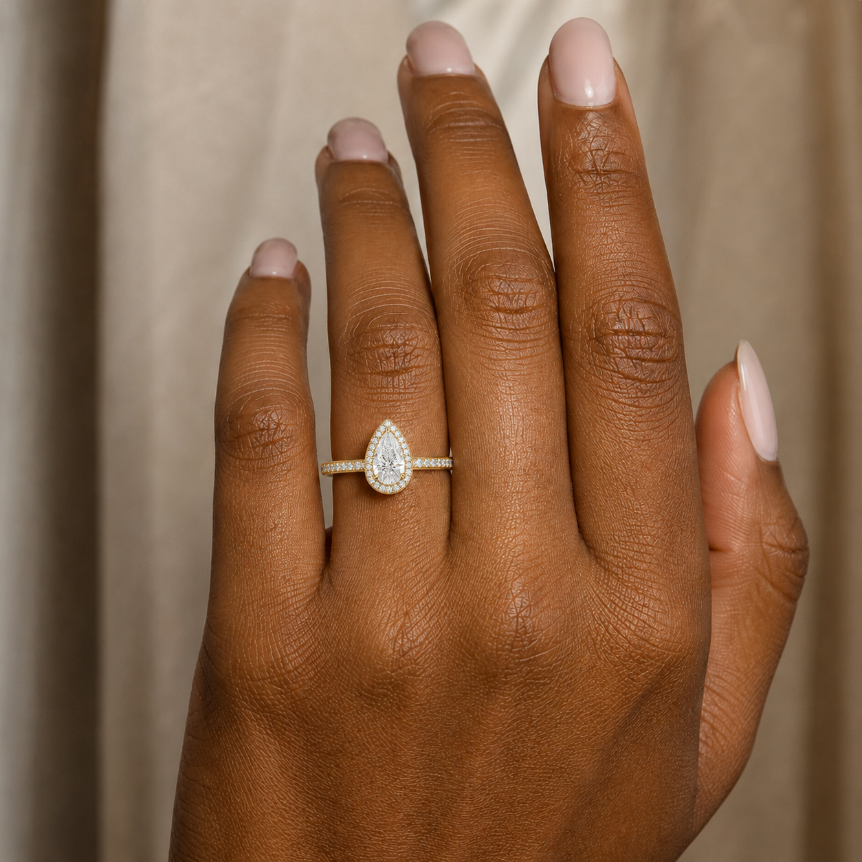 Deneuve - Pear - Yellow Gold - Pavé