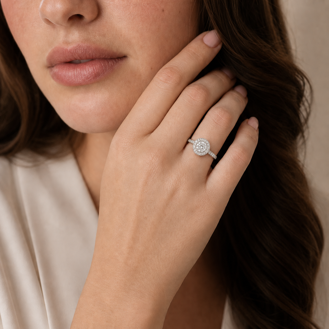 Deneuve - Round - White Gold - Pavé