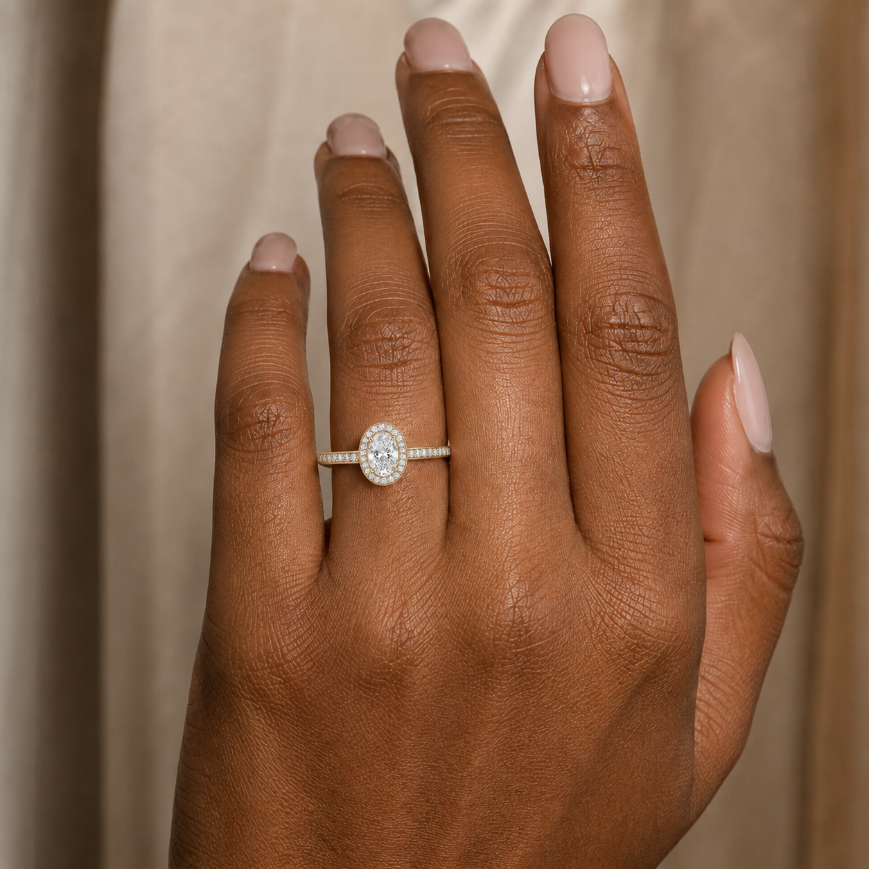 Deneuve - Oval - Yellow Gold - Channel