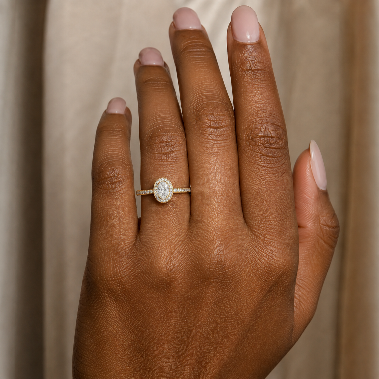 Deneuve - Oval - Yellow Gold - Pavé