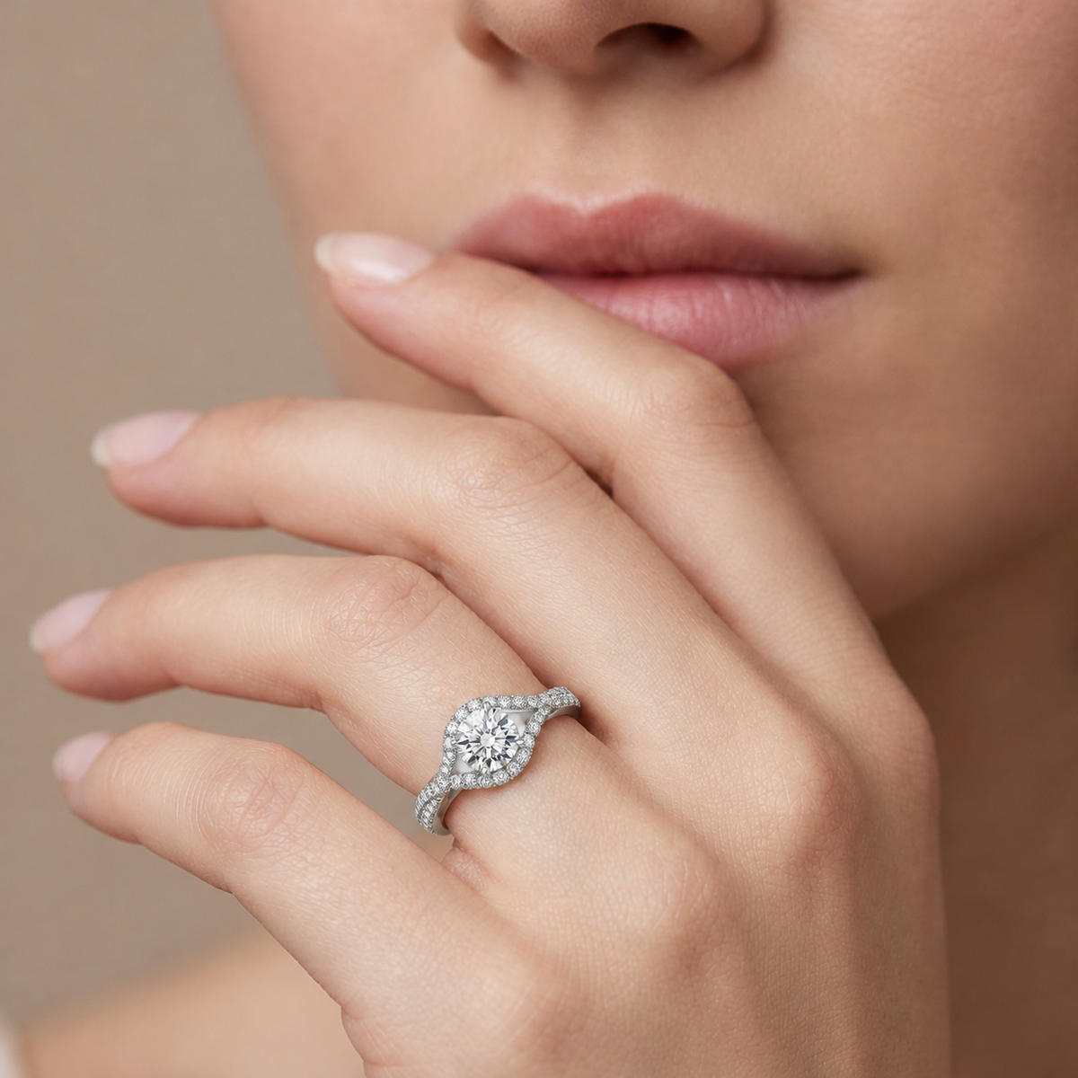Orbit - Round - Platinum - Pavé