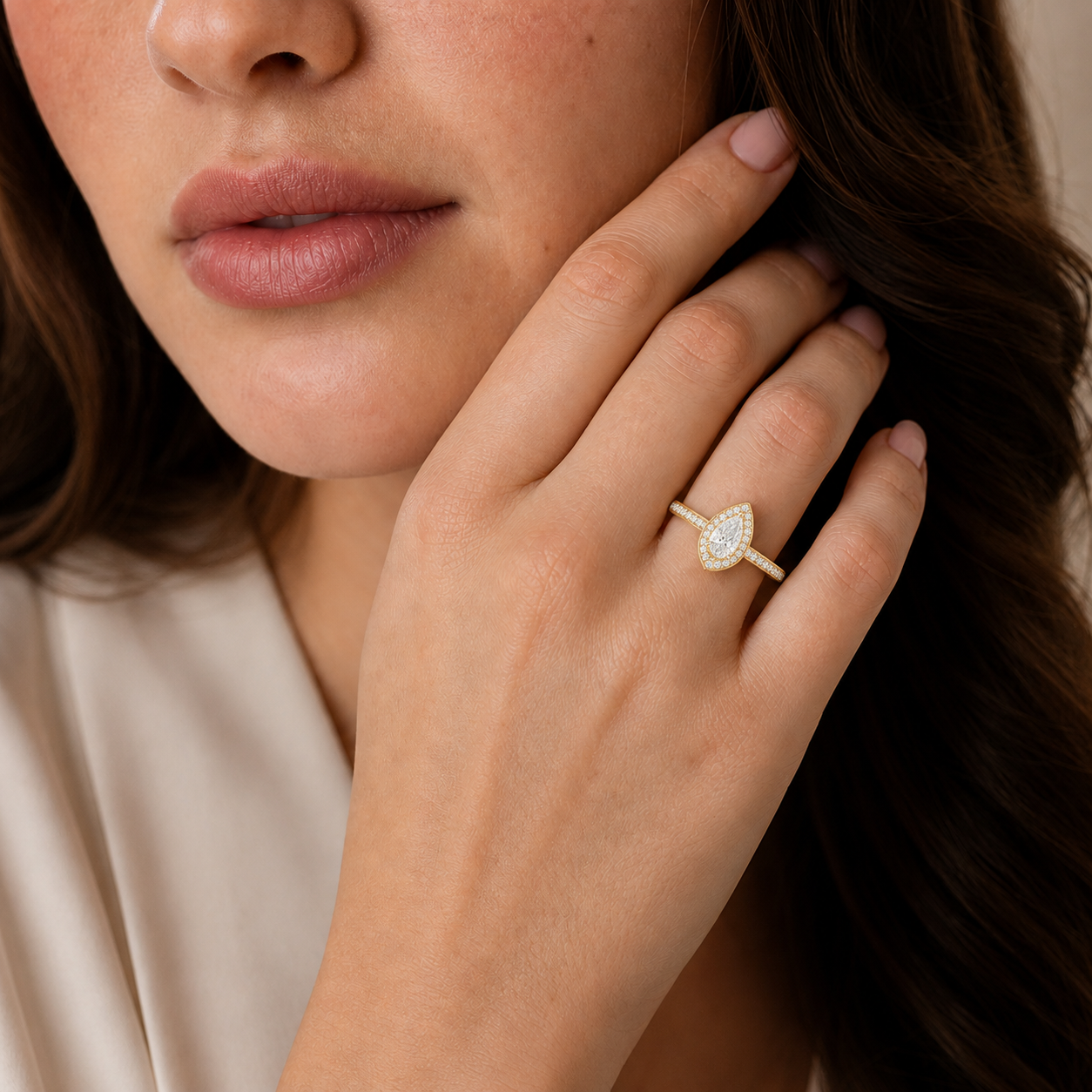 Deneuve - Pear - Yellow Gold - Channel