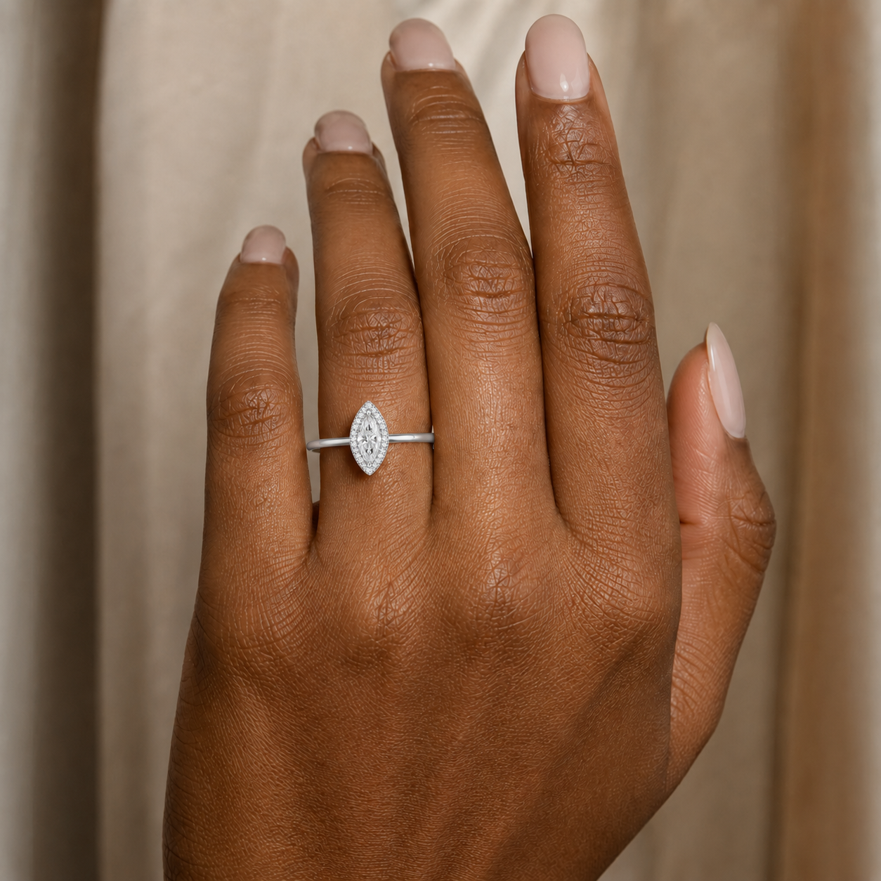 Deneuve - Marquise - Platinum - Plain