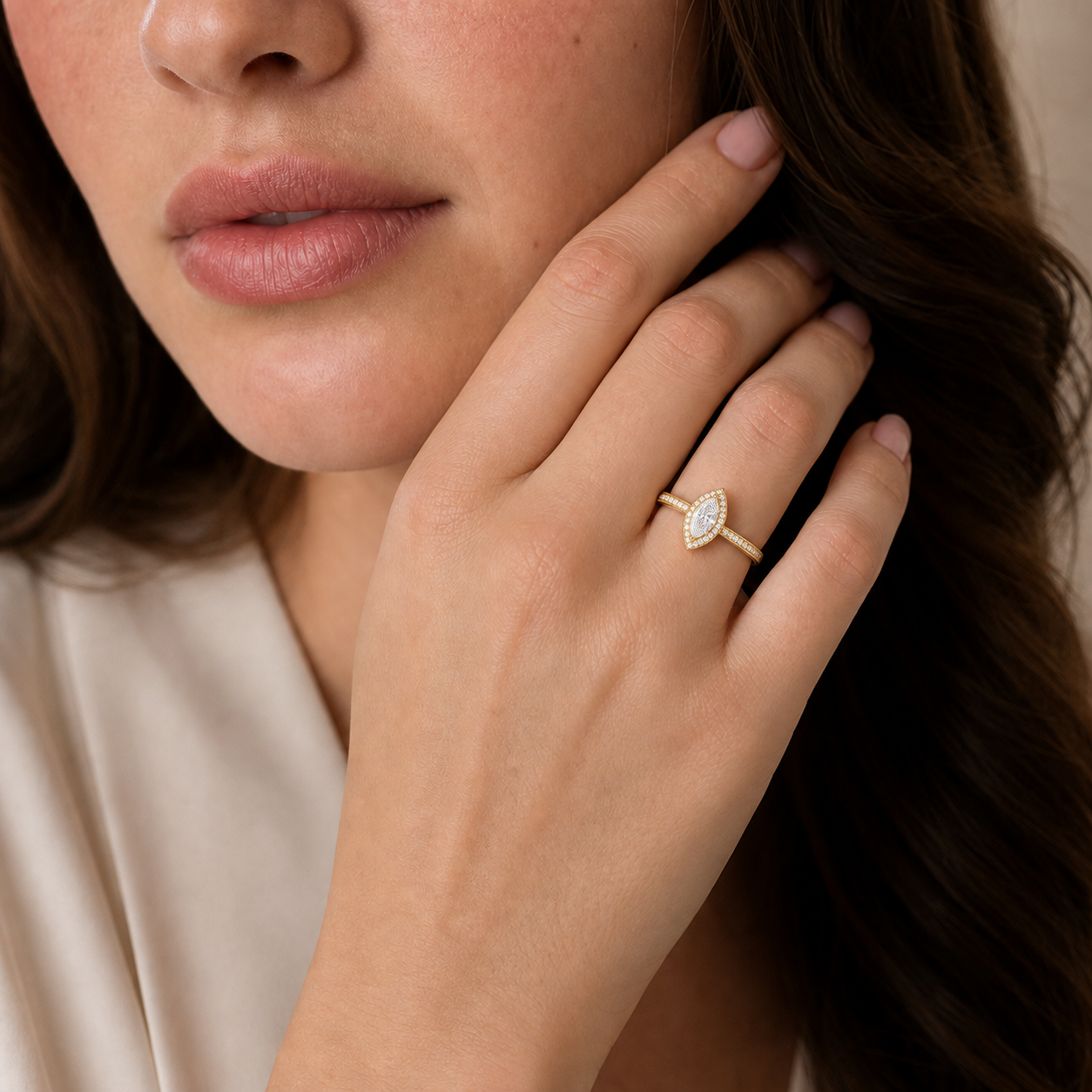 Deneuve - Marquise - Yellow Gold - Channel