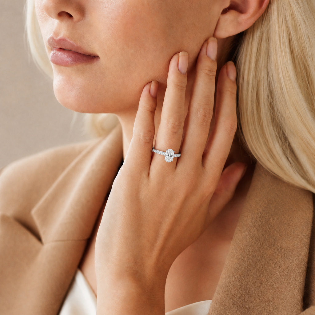 Basilica - Oval - White Gold - Channel