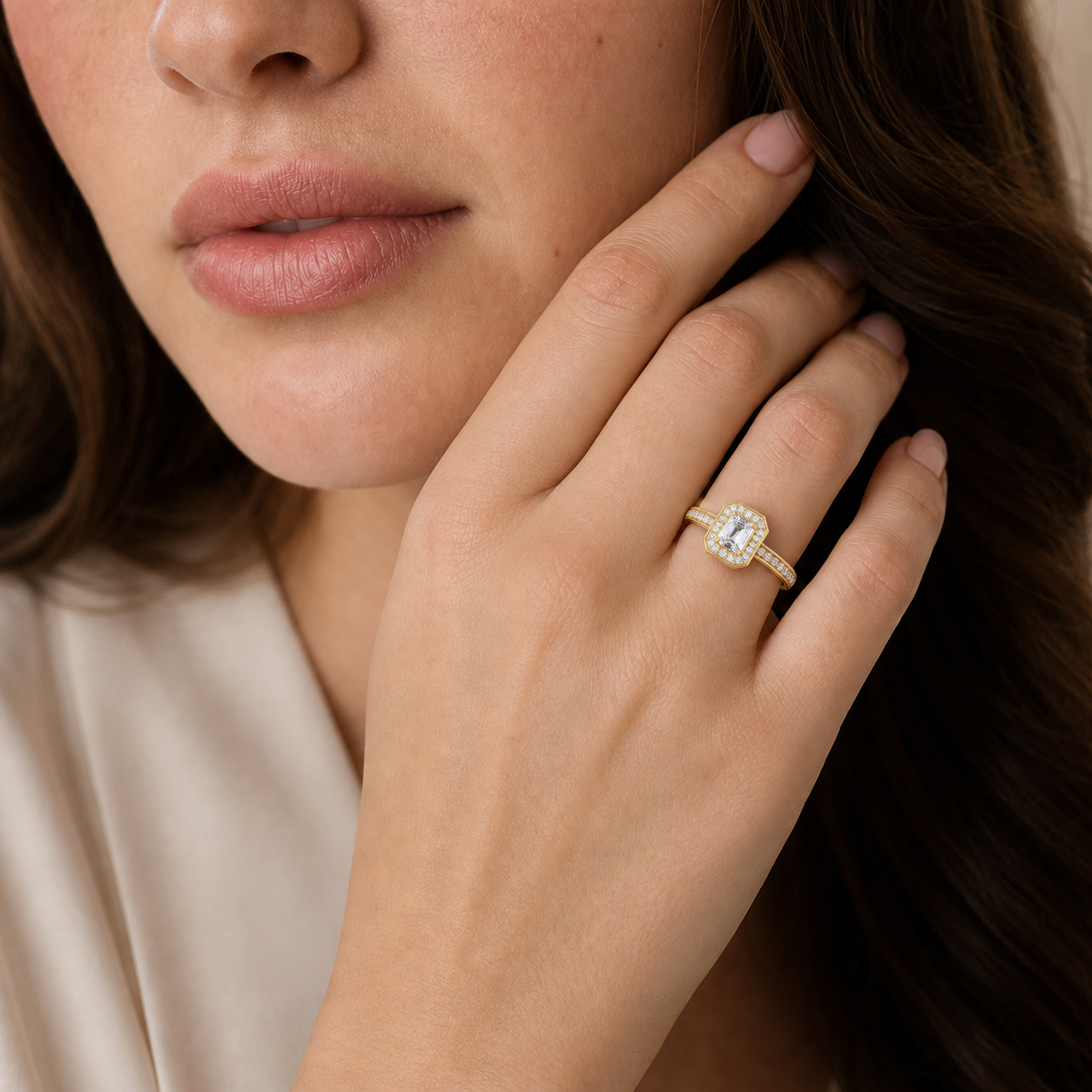 Deneuve - Asscher - Yellow Gold - Channel