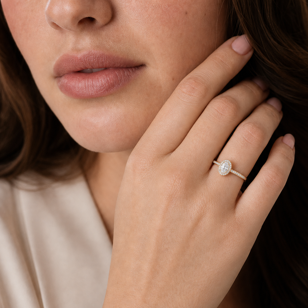 Deneuve - Oval - Yellow Gold - Channel