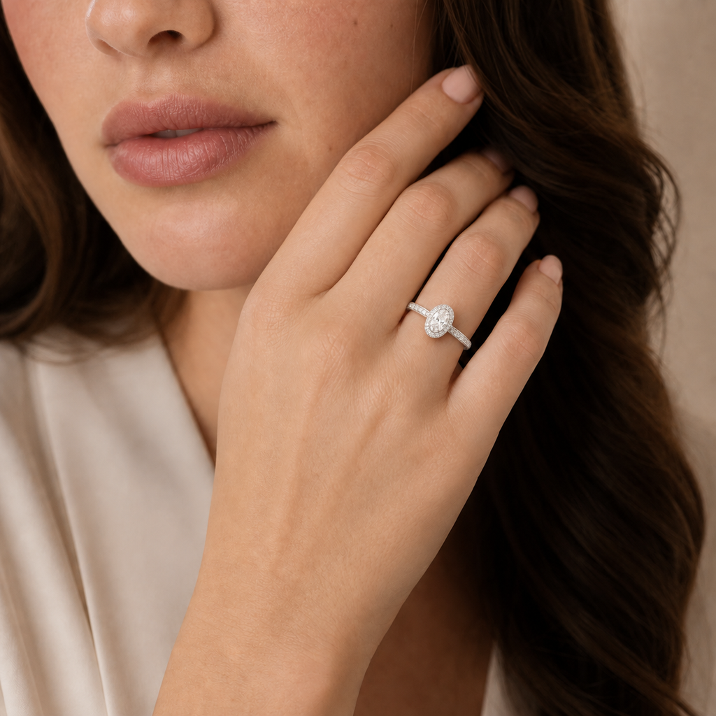 Deneuve - Oval - Platinum - Pavé