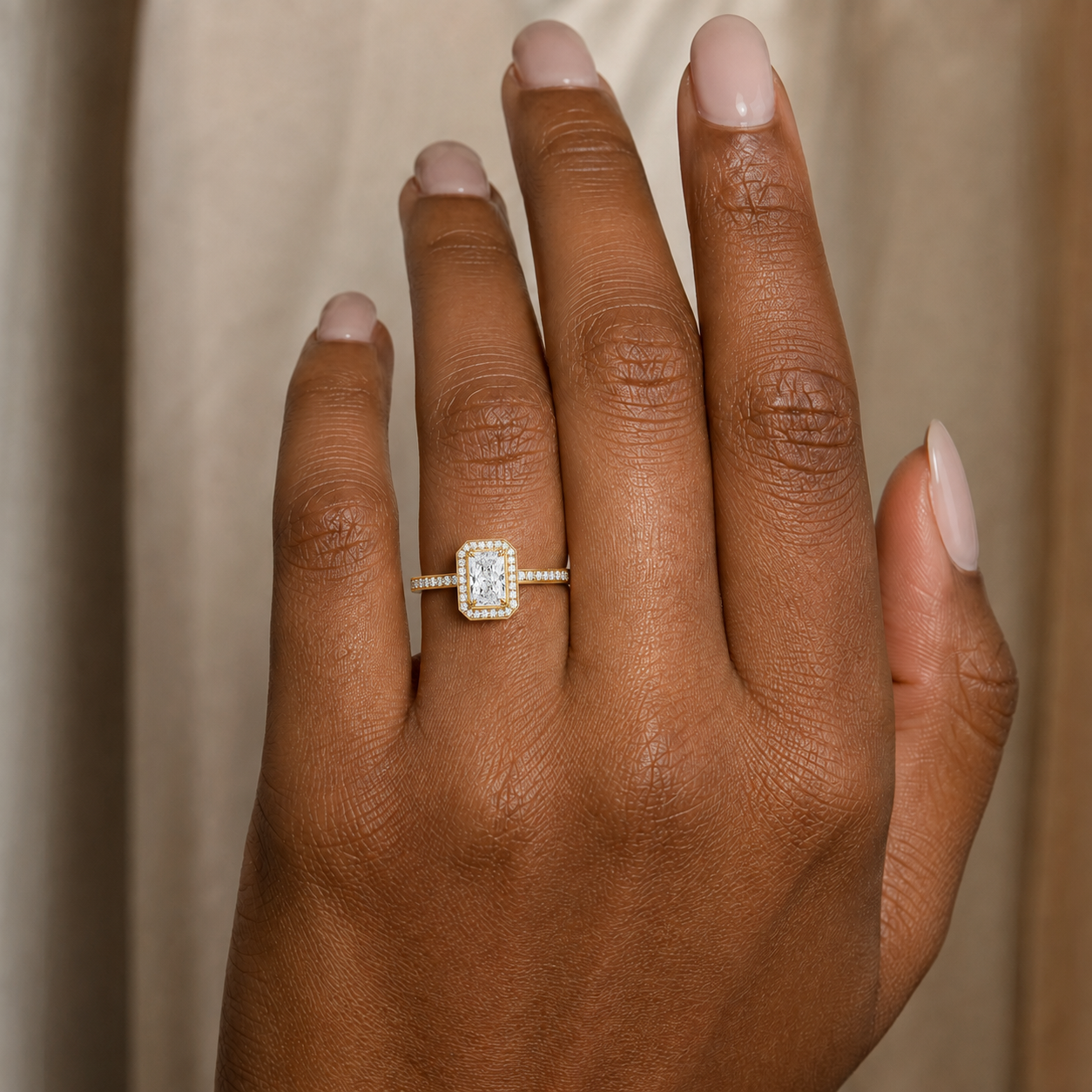 Deneuve - Radiant - Yellow Gold - Channel