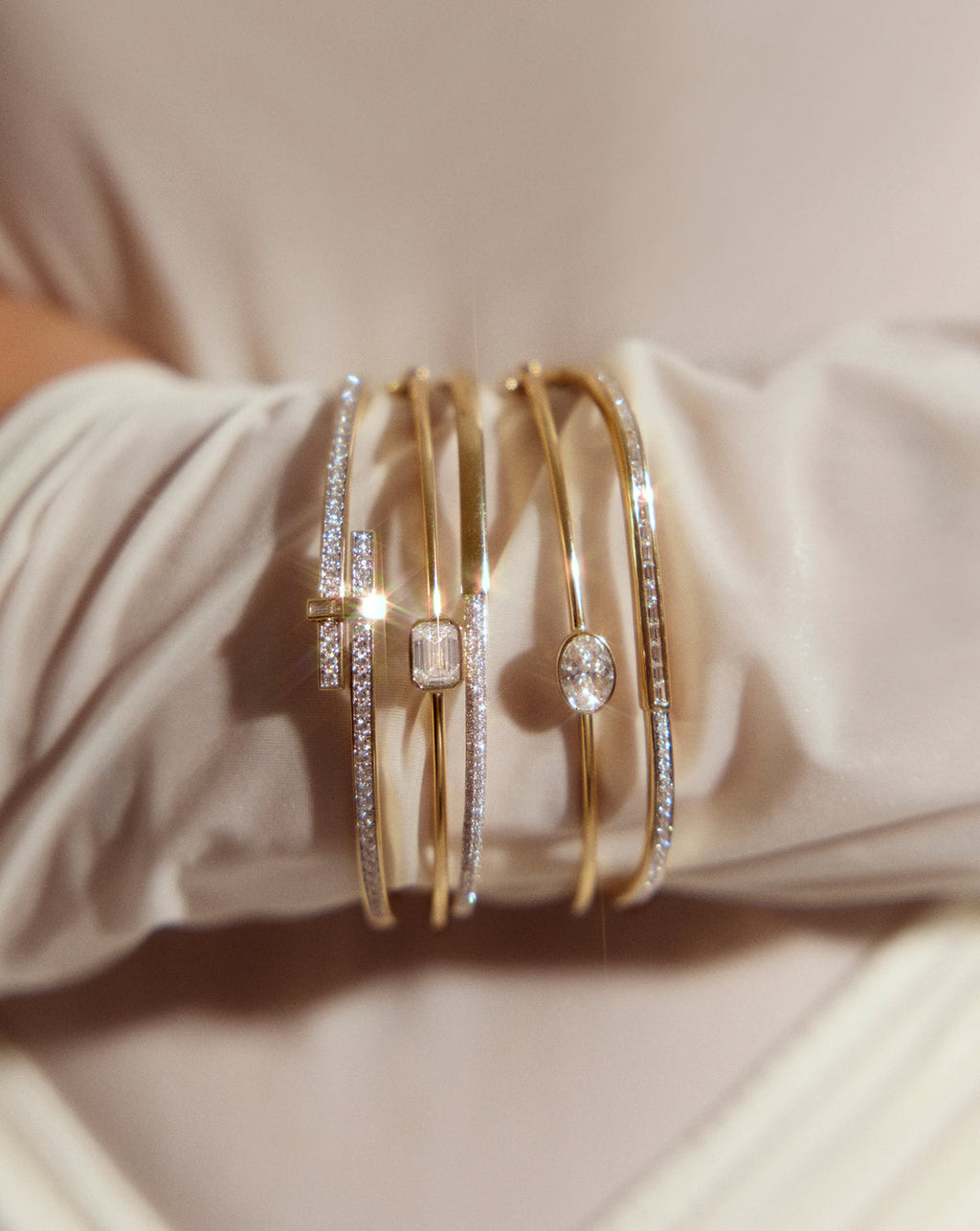 Emerald Diamond Bangle - Emerald - Yellow Gold - Hinged