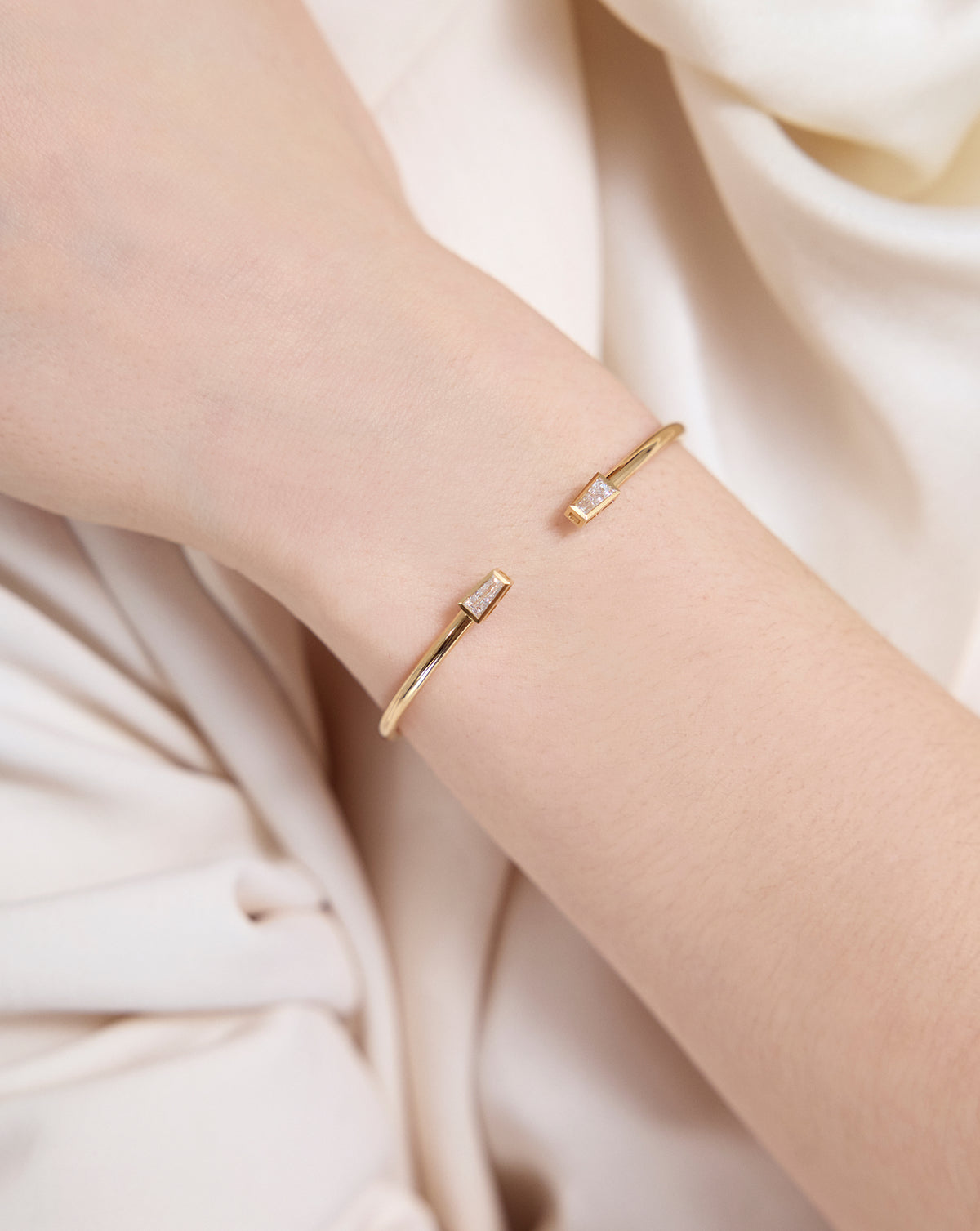 Tapered Baguette Flexi Cuff - Round - Yellow Gold - Hidden Slide