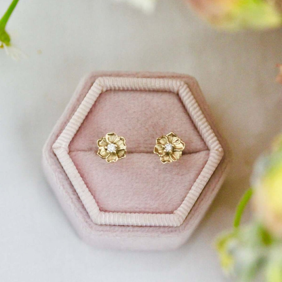 The Poppy Earrings - Round - Platinum - Push Back