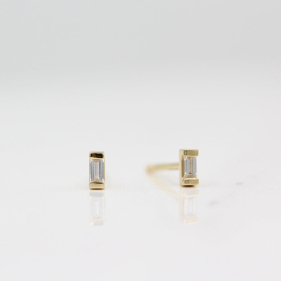 Petite Baguette Studs - Emerald - Yellow Gold - Push Back