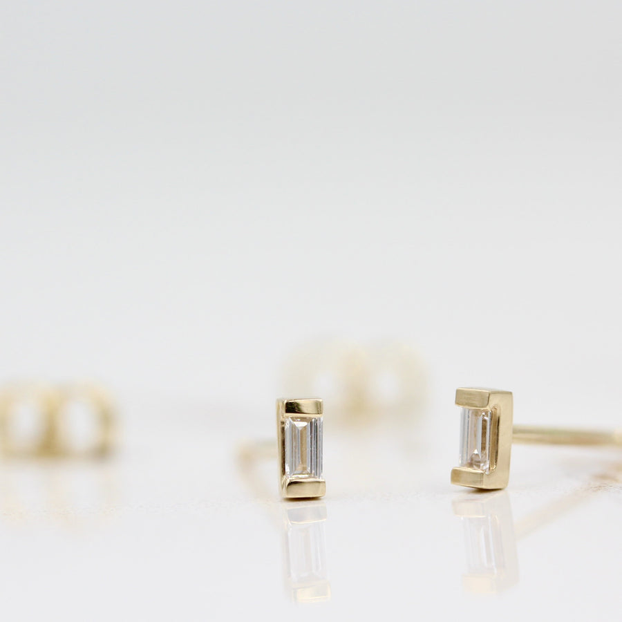 Petite Baguette Studs - Emerald - Yellow Gold - Push Back