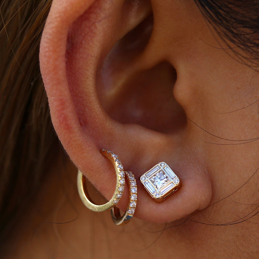 The Darby Earrings - Round - Platinum - Push Back