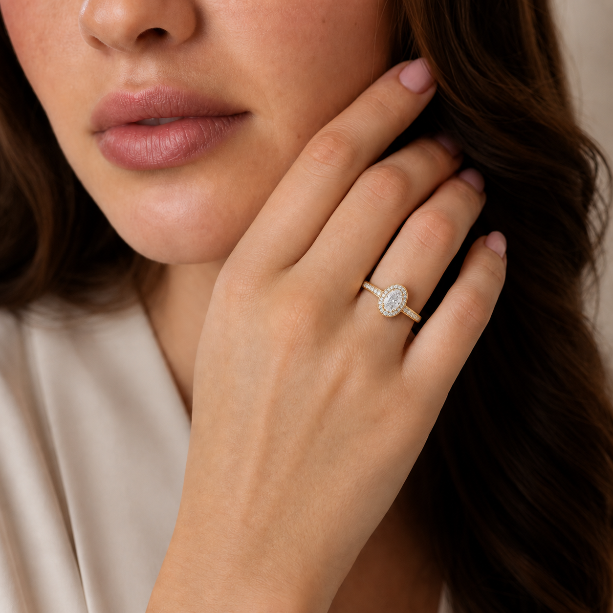 Deneuve - Oval - Yellow Gold - Pavé