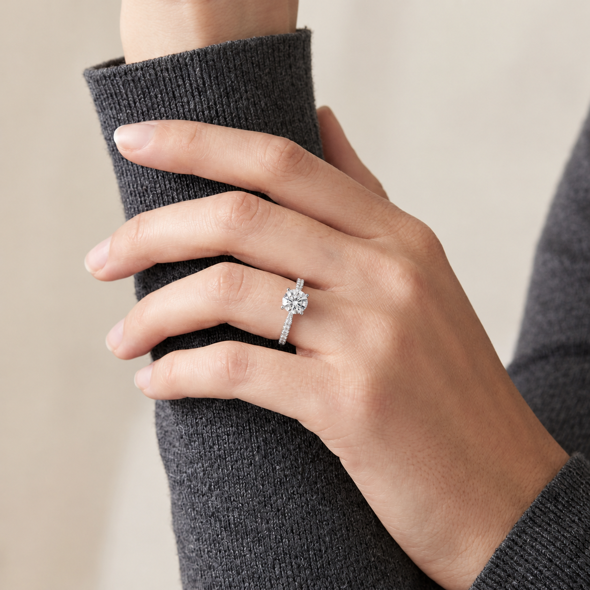 Wreath - Round - Platinum - Pavé