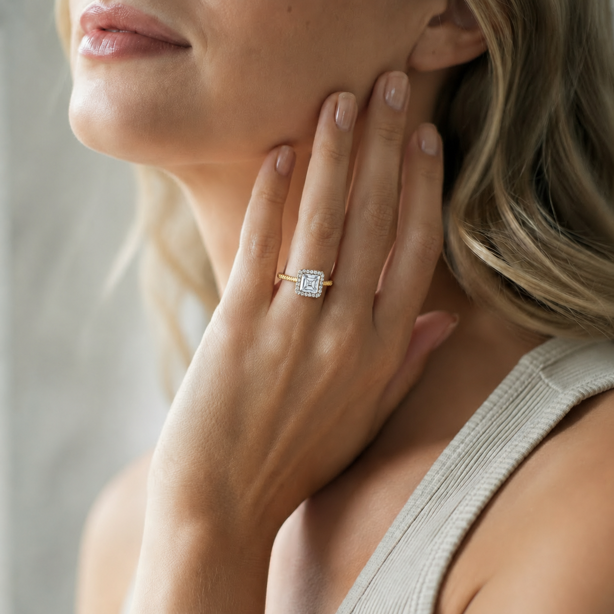 Cordelia - Asscher - Yellow / White Tone - Pavé