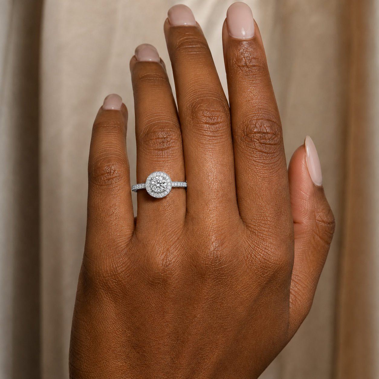 Deneuve - Round - White Gold - Pavé