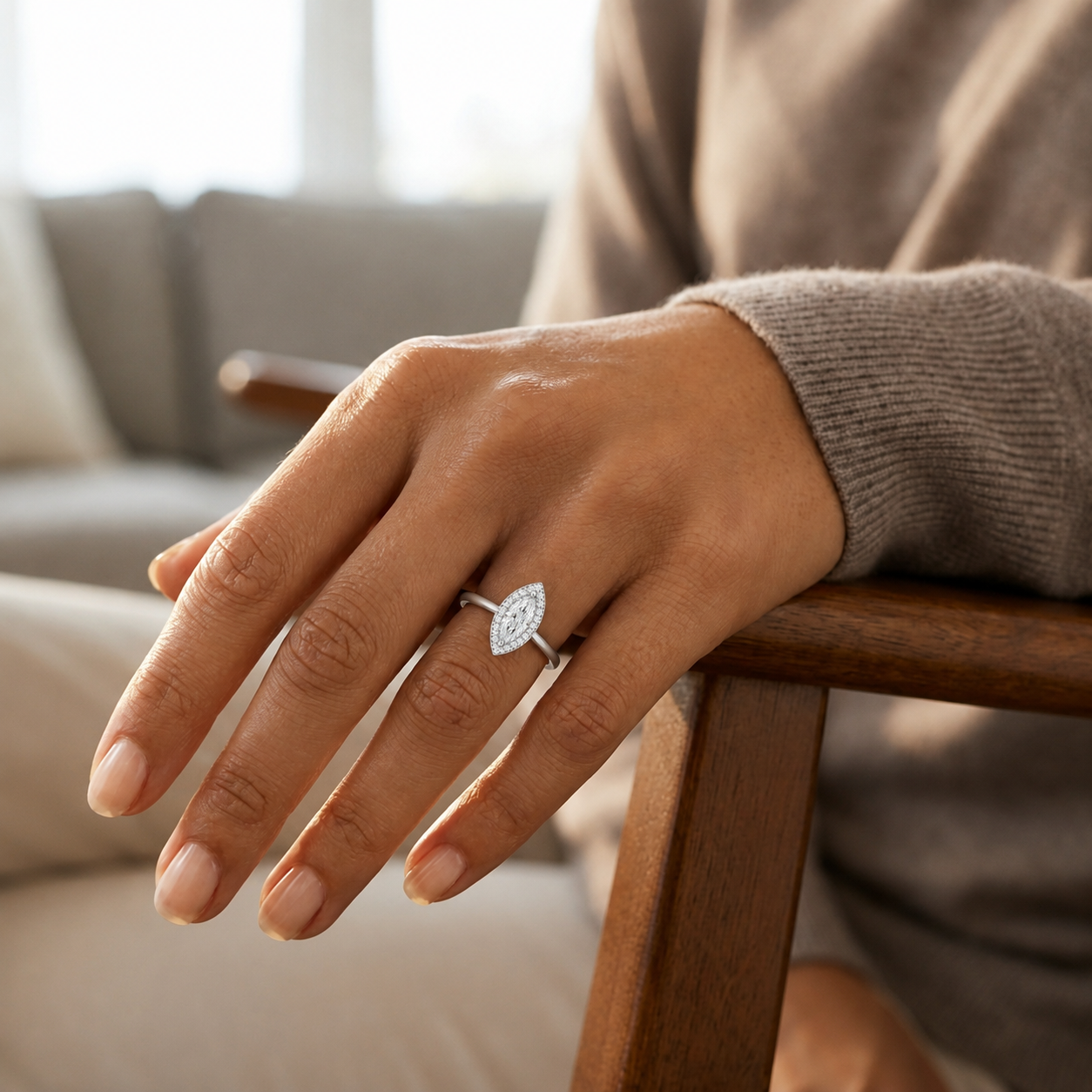Deneuve - Marquise - Platinum - Plain