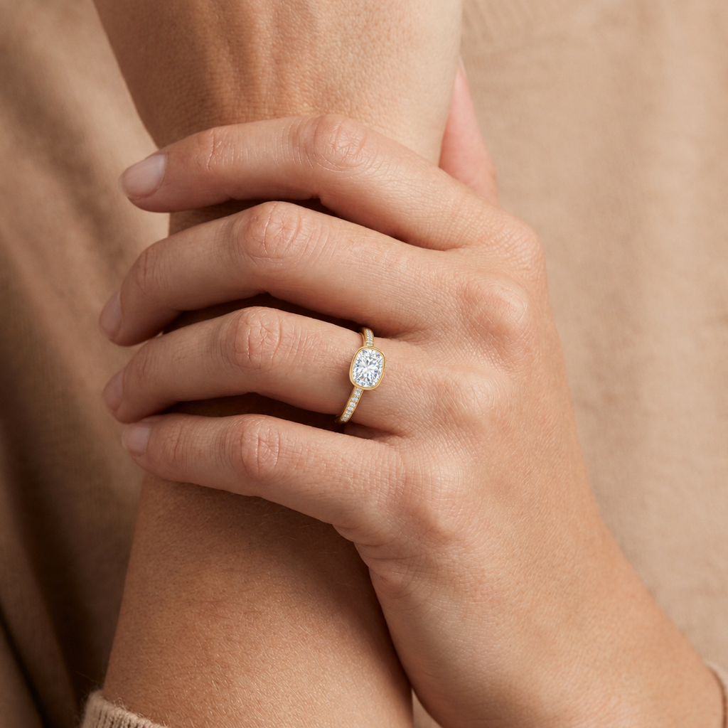 Bailey - Cushion - Yellow Gold - Pavé