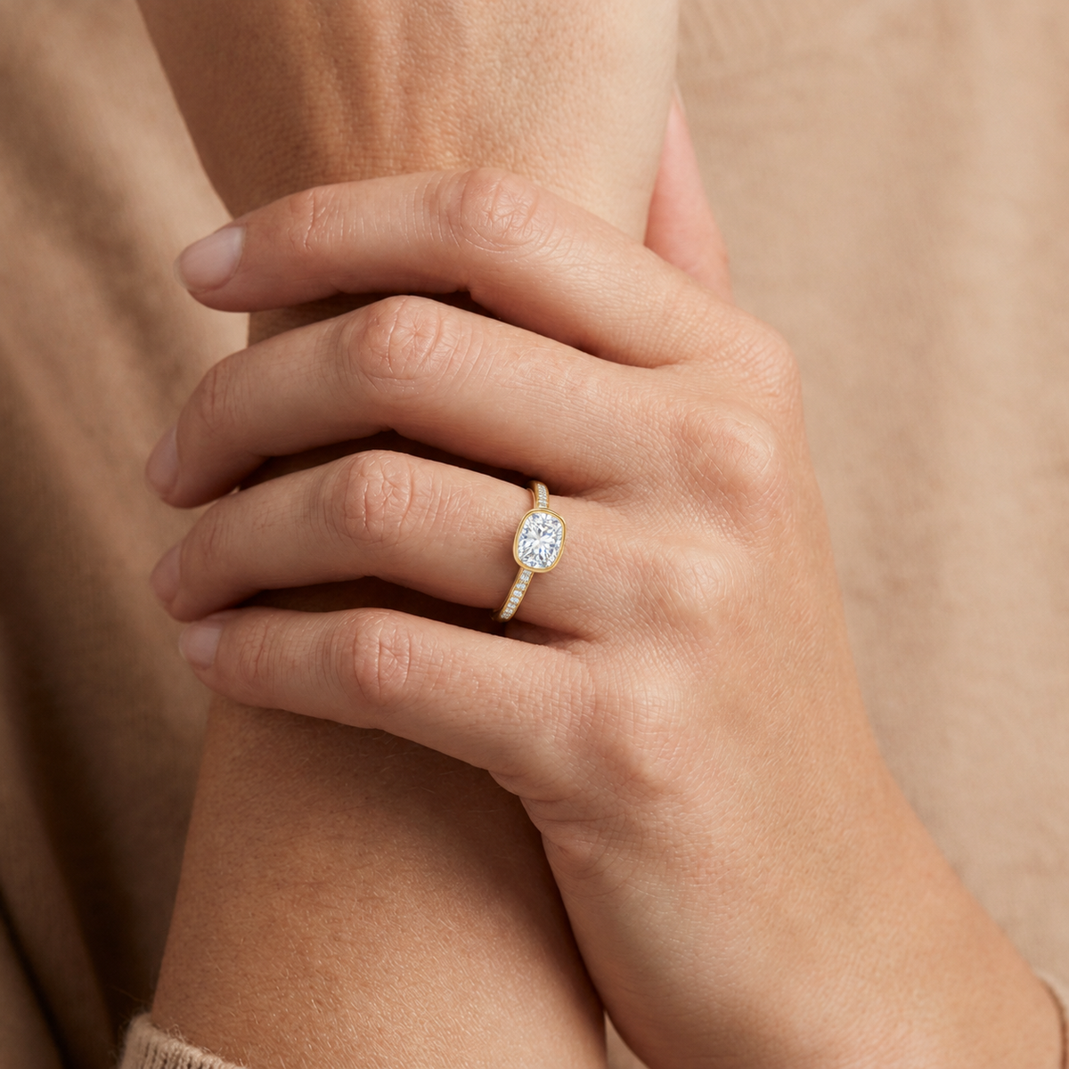Bailey - Cushion - Yellow Gold - Pavé