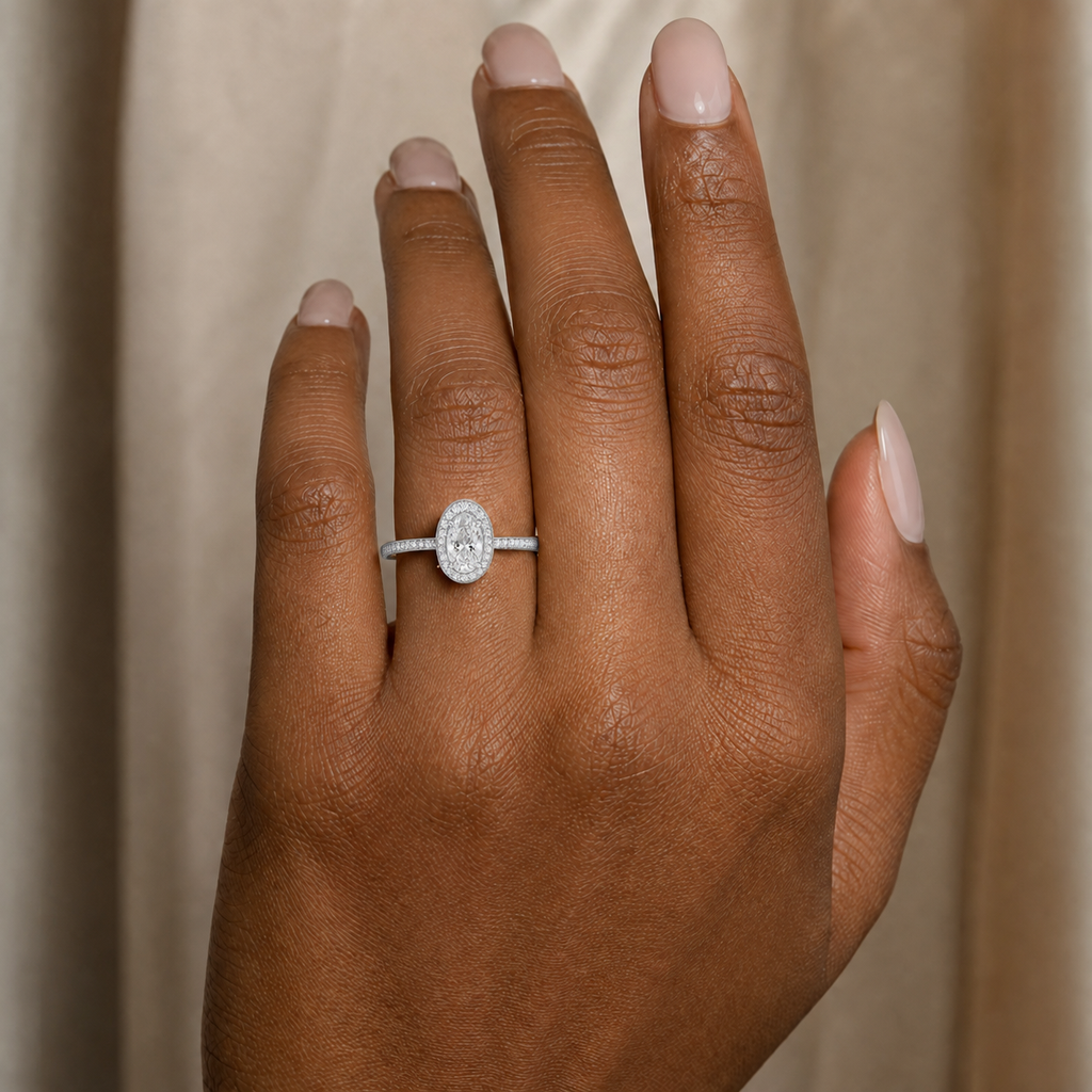 Deneuve - Oval - Platinum - Channel