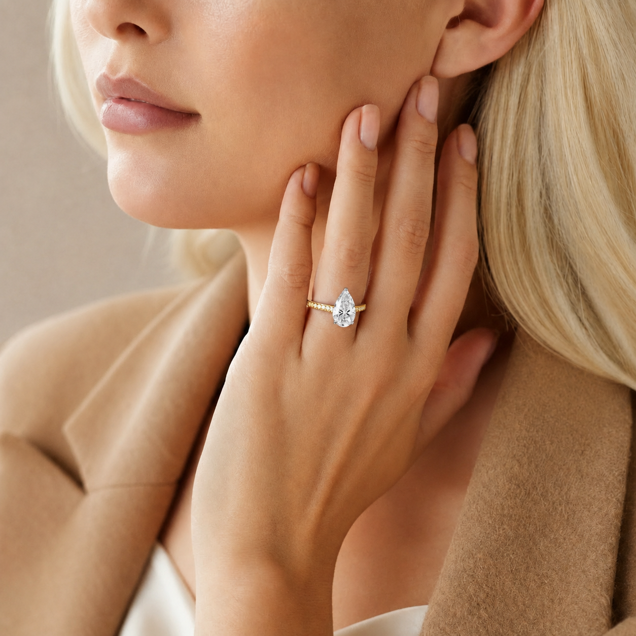 Basilica - Pear - Yellow/White Tone - Pavé