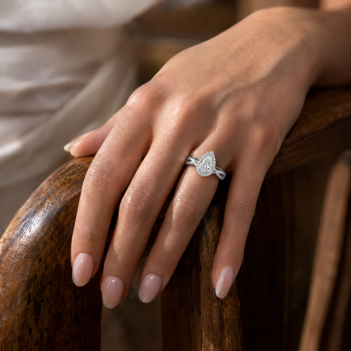 Braid - Pear - White Gold - Plain
