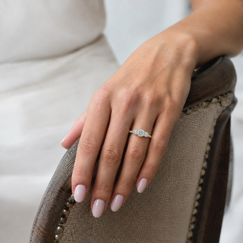 Trinity - Round - Yellow Gold - Channel