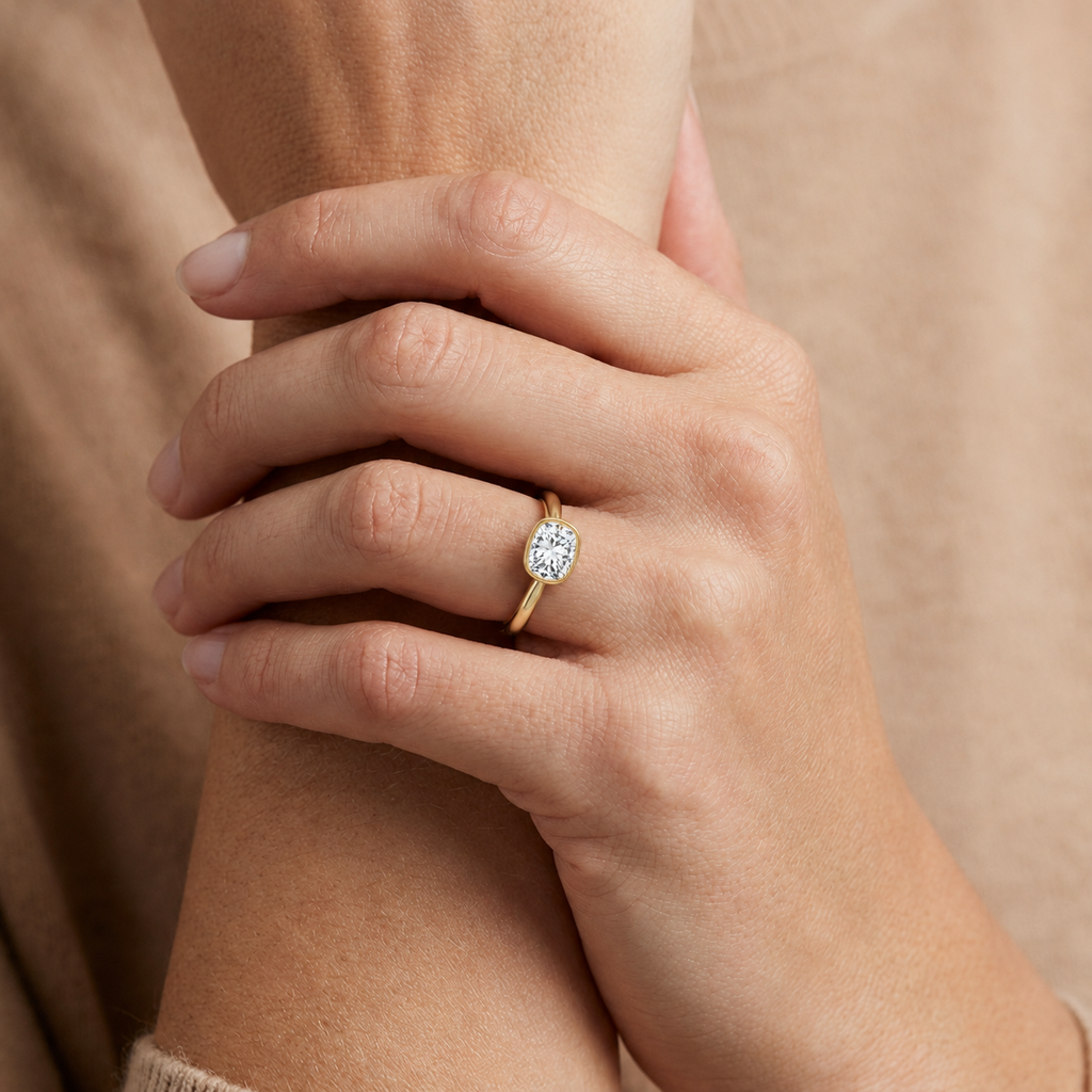 Bailey - Cushion - Yellow Gold - Plain