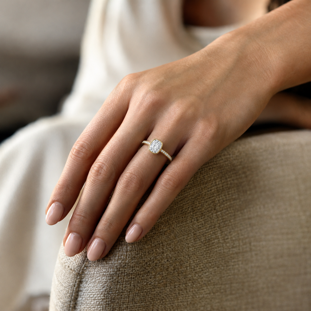 Bailey - Cushion - Yellow Gold - Channel