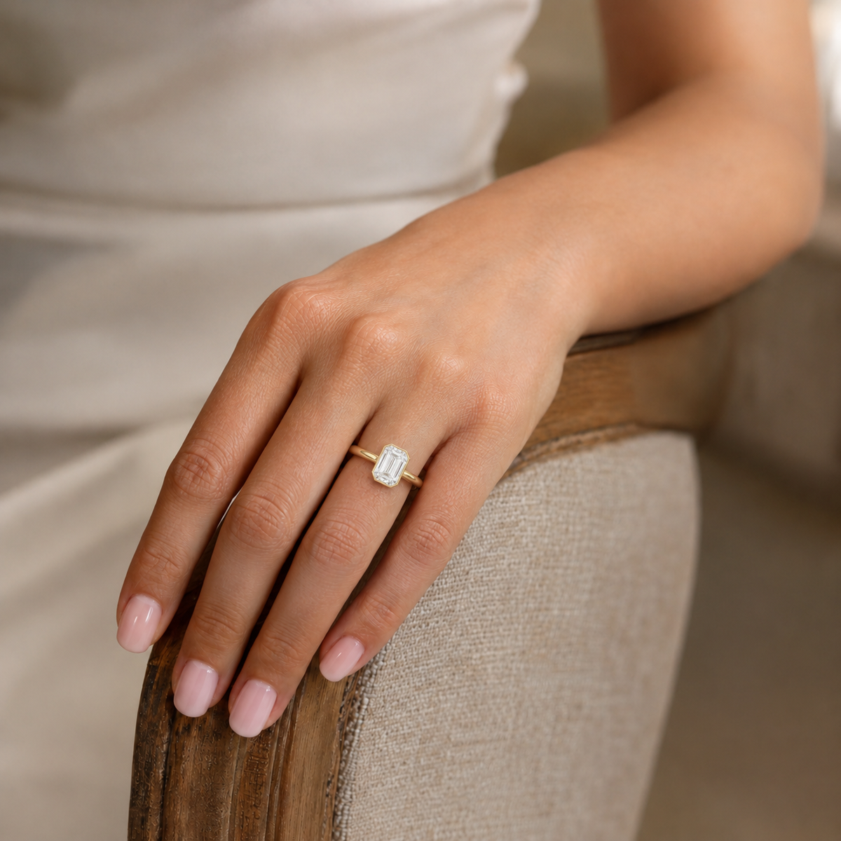 Solenne - Emerald - Yellow Gold - Plain